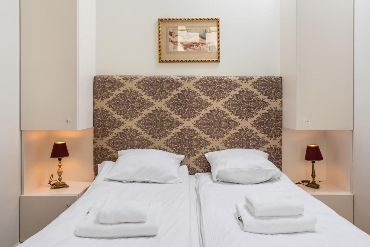 Classy Old Town Suites - By Upstairs Krakow Exterior photo